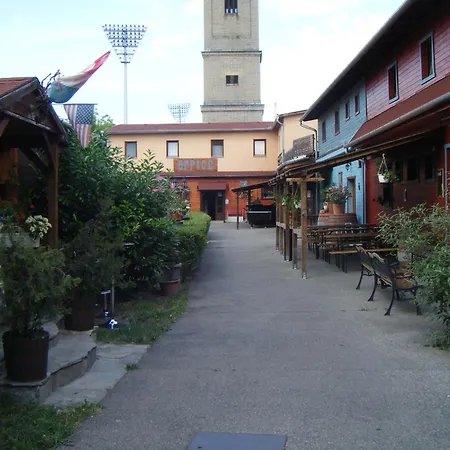 Motell Williams Village Bowling & Country Club 2*